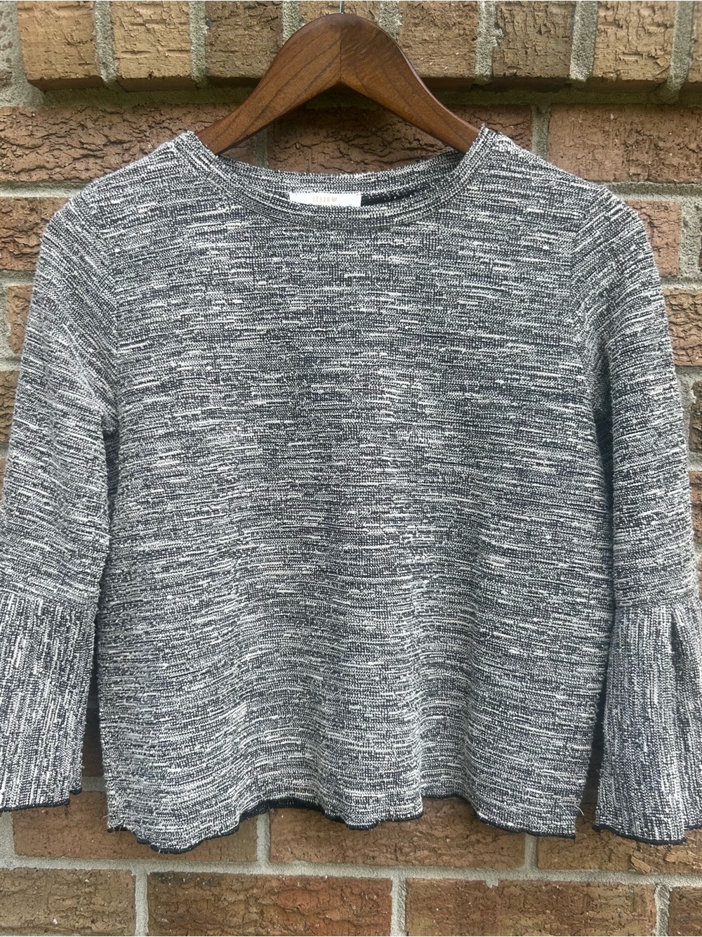 URBAN Romantics Black and White Marled Knit bell sleeves Sweater size small